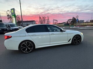 2021 BMW 5 серии 520i VII (G30/G31/G38) Рестайлинг, белый, 3000000 рублей, вид 3
