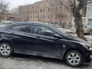 2015 Hyundai Solaris I Рестайлинг, чёрный, 1400000 рублей, вид 4