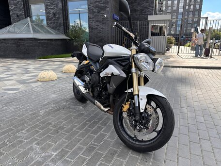 2013 Triumph Street Triple, белый, 550000 рублей, вид 5