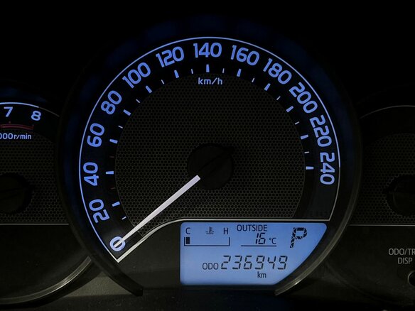 2013 Toyota Auris II, белый - вид 16
