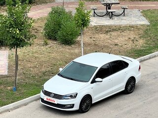 2015 Volkswagen Polo V Рестайлинг, белый, 1070000 рублей, вид 3