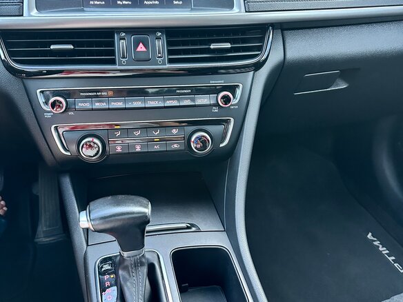 2017 Kia Optima IV, серый, 1720000 рублей - вид 10