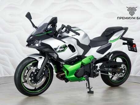 2025 Kawasaki Ninja 7, серебристый, 899000 рублей, вид 3