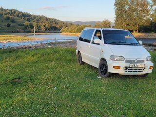 1996 Nissan Serena I (C23), белый, 230000 рублей, вид 2
