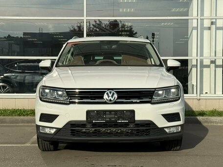 2017 Volkswagen Tiguan II, белый, 2050000 рублей, вид 2