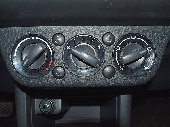 2007 Suzuki Swift AMT III, красный - вид 16