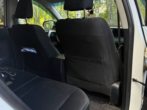 2013 Toyota RAV4 IV (XA40), белый, 1950000 рублей - вид 9