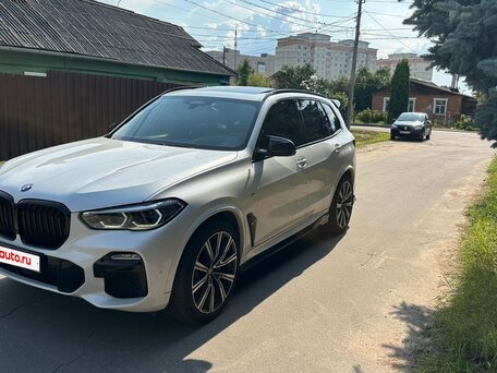 2020 BMW X5 30d IV (G05/G18), белый, 6750000 рублей, вид 2