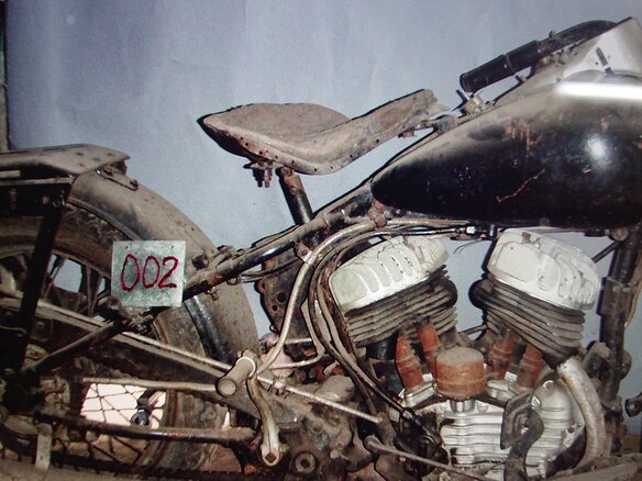 1942 Harley-Davidson WL, красный - вид 5