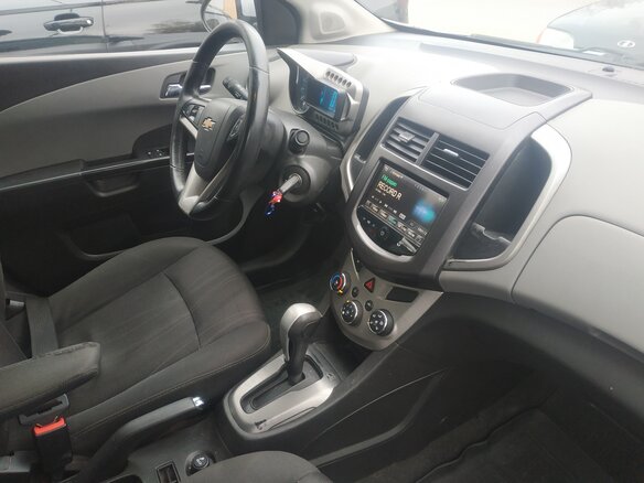 2013 Chevrolet Aveo II, серебристый - вид 9
