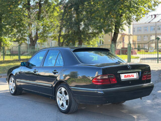 1997 Mercedes-Benz E-Класс 240 II (W210, S210), синий, 575000 рублей, вид 3