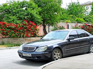1999 Mercedes-Benz S-Класс 430 IV (W220), серый, 699000 рублей, вид 1