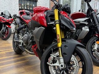 2025 Ducati Streetfighter V2, красный, 2400000 рублей, вид 5