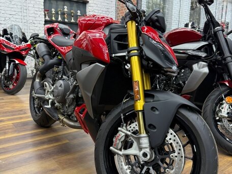 2025 Ducati Streetfighter V2, красный, 2400000 рублей, вид 5
