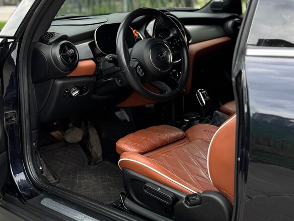 2022 Mini Hatch Cooper S III (F55/F56) Рестайлинг 2, синий, 3350000 рублей - вид 7