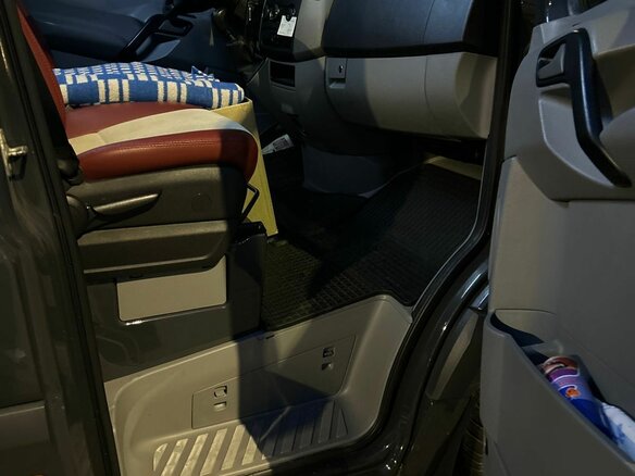 2011 Mercedes-Benz Sprinter, серый, 4450000 рублей - вид 10