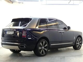 2022 Rolls-Royce Cullinan I (Series I), синий, 38019254 рублей, вид 2