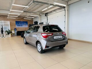2019 Toyota Vitz III (XP130) Рестайлинг 2, коричневый, 1089000 рублей, вид 4