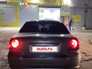 2008 Toyota Avensis II Рестайлинг, серебристый, 850000 рублей, вид 3