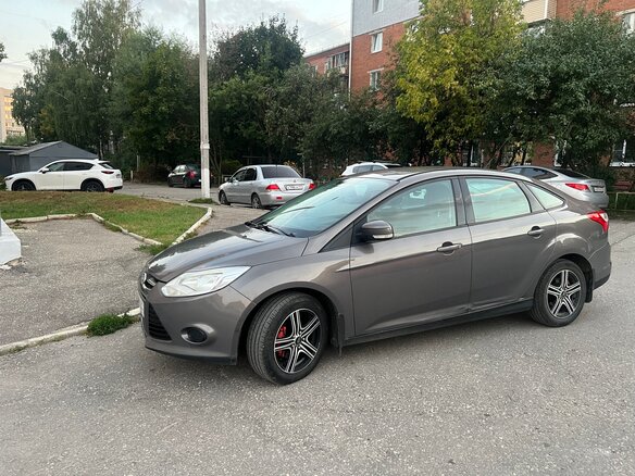 2011 Ford Focus III, серый, 570000 рублей - вид 2