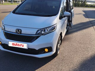 2021 Honda Freed II Рестайлинг, белый, 2200000 рублей, вид 4