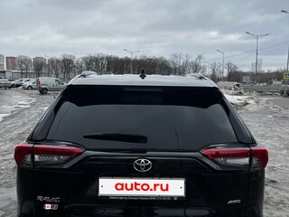 2021 Toyota RAV4 V (XA50), чёрный, 3700000 рублей, вид 3