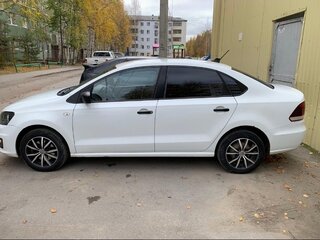 2019 Volkswagen Polo V Рестайлинг, белый, 700000 рублей, вид 3