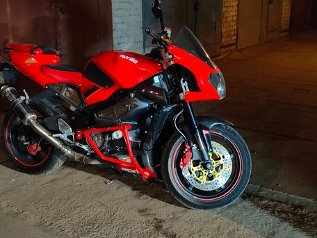 2006 Aprilia Tuono 1000, красный, 380000 рублей, вид 3
