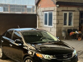 2010 Kia Cerato 5-speed II, чёрный, 780000 рублей, вид 3