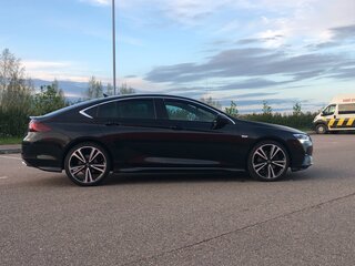 2020 Opel Insignia II Рестайлинг, чёрный, 2113375 рублей, вид 4