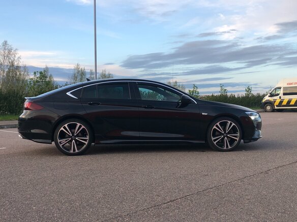 2020 Opel Insignia II Рестайлинг, чёрный, 2061811 рублей - вид 3