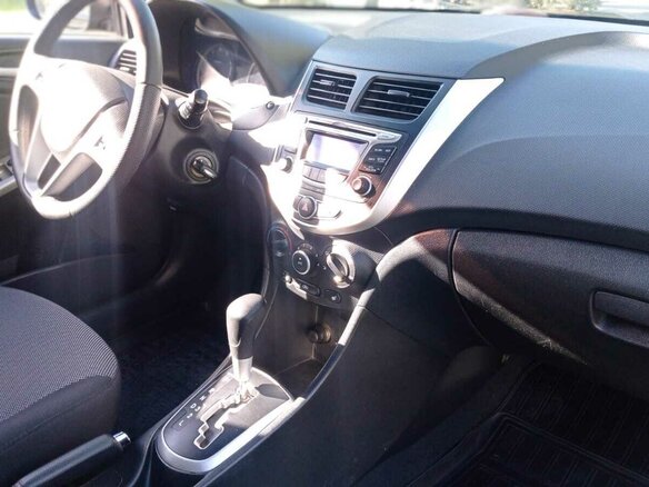 2013 Hyundai Solaris I, чёрный, 1030000 рублей - вид 13