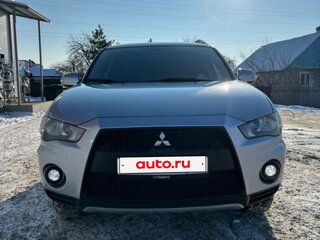 2010 Mitsubishi Outlander II Рестайлинг, серебристый, 1299000 рублей, вид 2