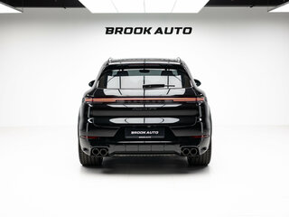 2026 Porsche Cayenne GTS III Рестайлинг, чёрный, 23990000 рублей, вид 5