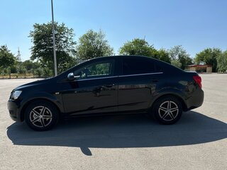 2013 Chevrolet Aveo II, чёрный, 750000 рублей, вид 4