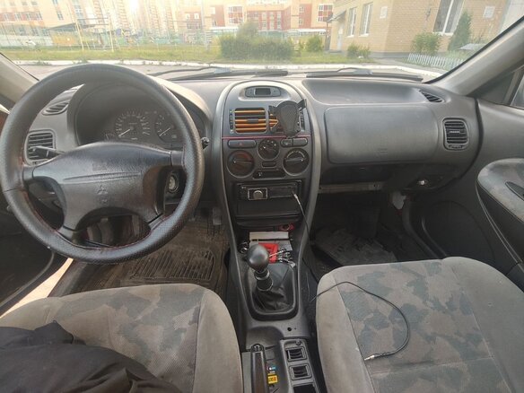 1997 Mitsubishi Carisma I, красный, 89000 рублей - вид 5