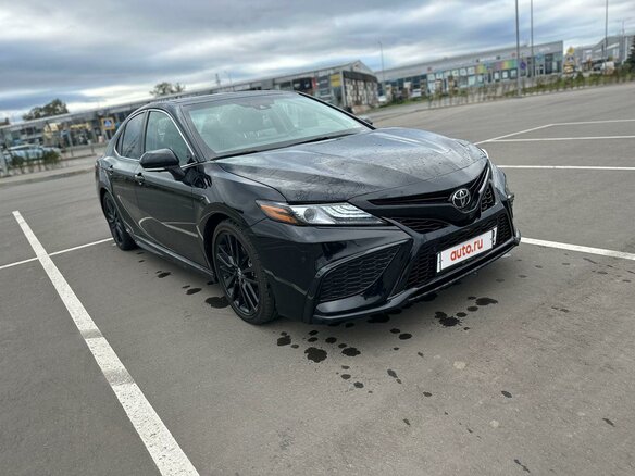 2021 Toyota Camry VIII (XV70) Рестайлинг, чёрный, 2000000 рублей - вид 5
