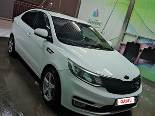 2016 Kia Rio III Рестайлинг, белый, 1020000 рублей, вид 3