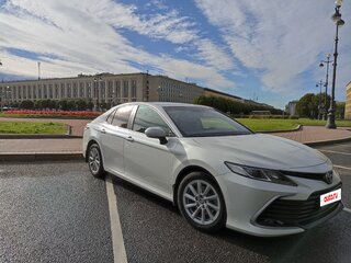 2021 Toyota Camry VIII (XV70) Рестайлинг, белый, 4950000 рублей, вид 5