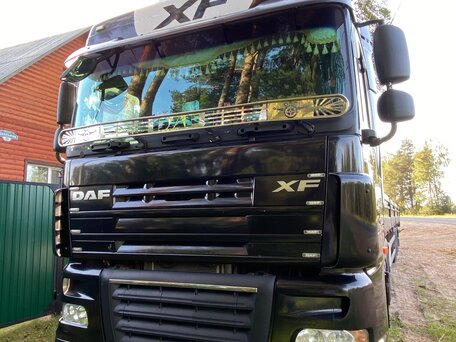 2010 DAF XF 105, чёрный, 3800000 рублей, вид 2