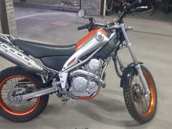 2010 Yamaha XG250 Tricker, оранжевый