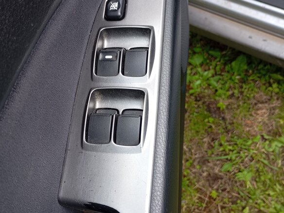 2006 Mitsubishi Outlander I, серый, 500000 рублей - вид 14