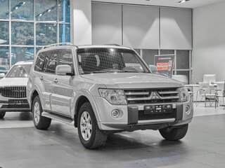 2011 Mitsubishi Pajero IV, серебристый, 1749000 рублей, вид 1