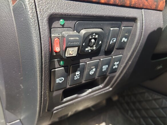 2012 Toyota Land Cruiser 200 Series Рестайлинг 1, серый, 3200000 рублей - вид 21