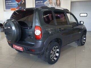 2013 Chevrolet Niva I Рестайлинг, серый, 550000 рублей, вид 4