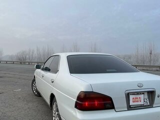 1997 Nissan Laurel VIII (C35), белый, 360000 рублей, вид 3