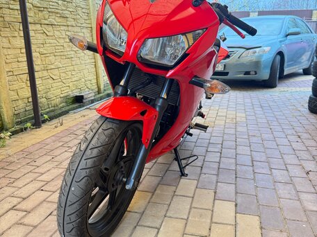 2021 Honda CBR 300R, красный, 610000 рублей, вид 1