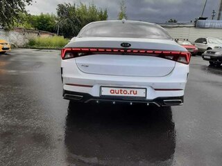 2020 Kia K5 III, белый, 2550000 рублей, вид 4