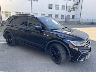 2021 Volkswagen Tiguan Allspace II Рестайлинг, чёрный, 4000000 рублей, вид 1