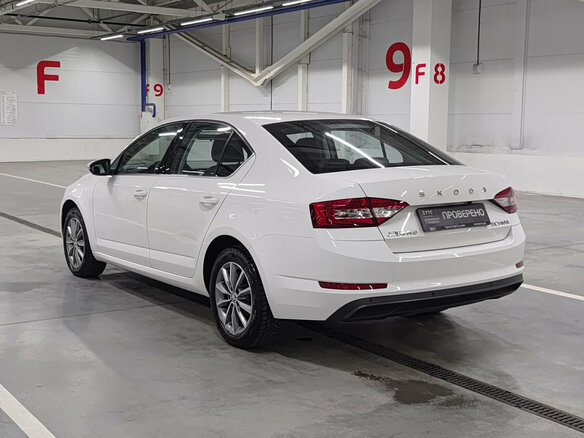 2022 Skoda Octavia III (A7) Рестайлинг, белый, 1770000 рублей - вид 6